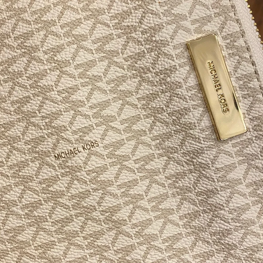 Michael Kors belt bag - Picture 4 of 5
